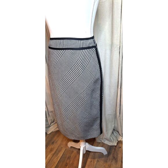 White House Black Market Houndstooth Plaid Pencil Skirt Sz 0 - Picture 2 of 7